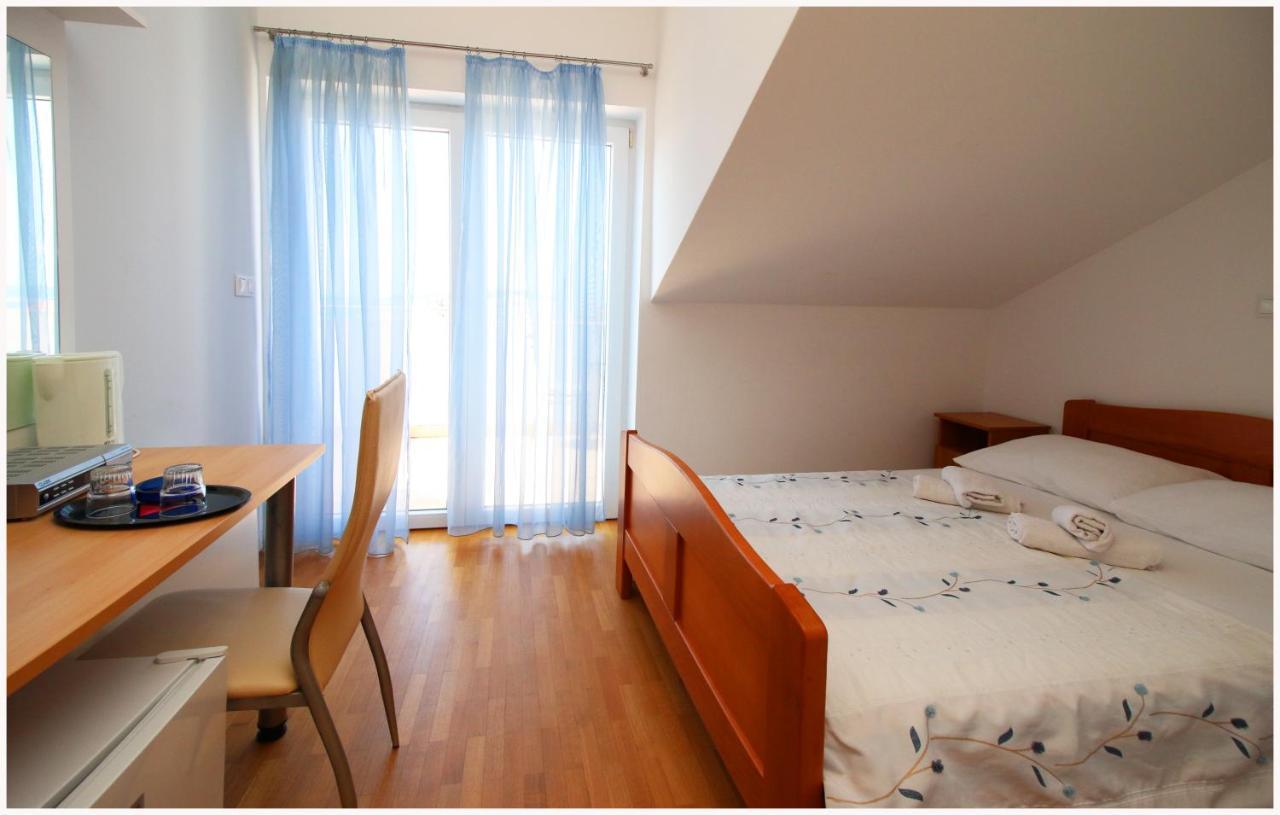 Guest House Lav Primošten Εξωτερικό φωτογραφία