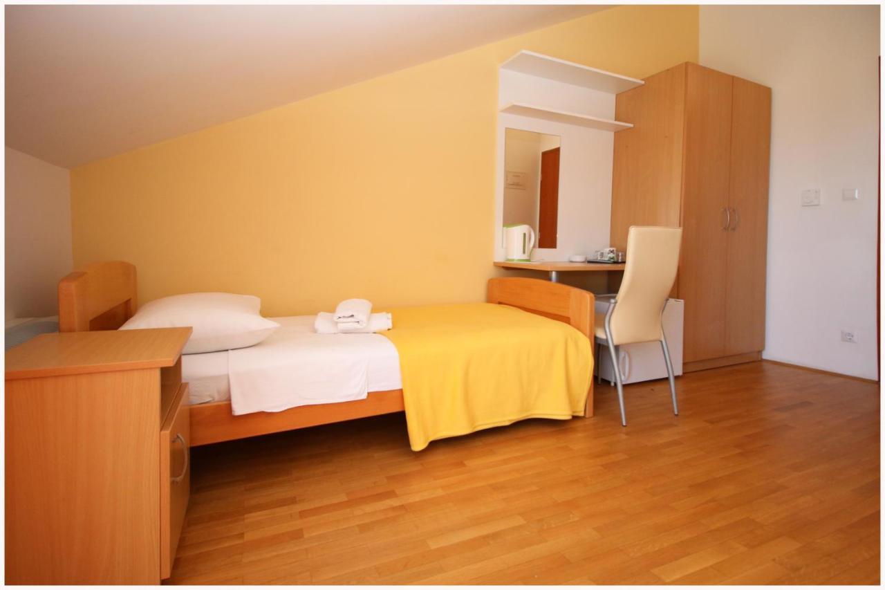 Guest House Lav Primošten Εξωτερικό φωτογραφία
